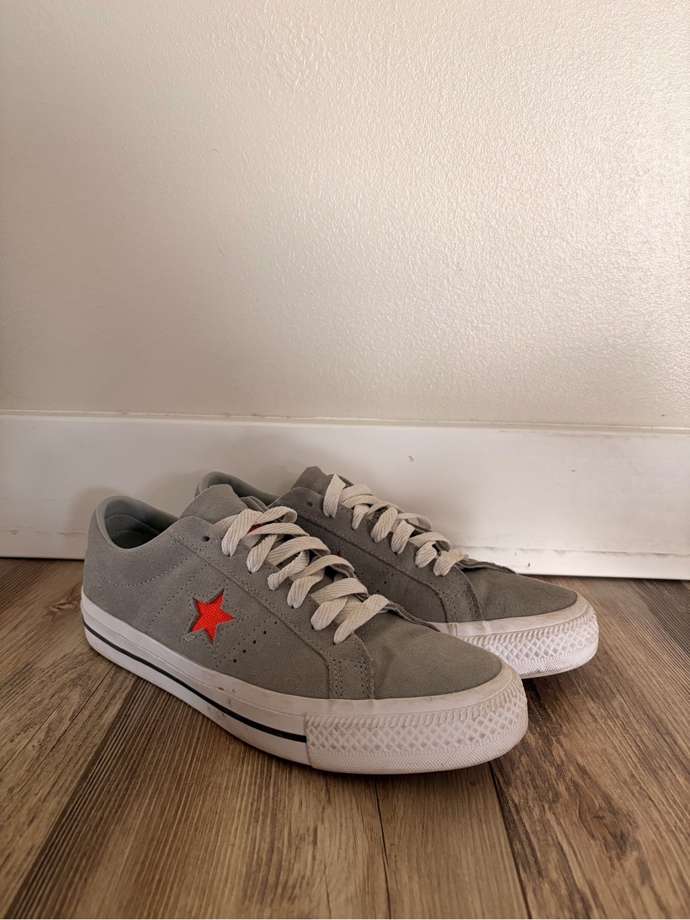 Converse Gray Suede Low-Top Sneakers with Orange Star - Picture 2 of 3